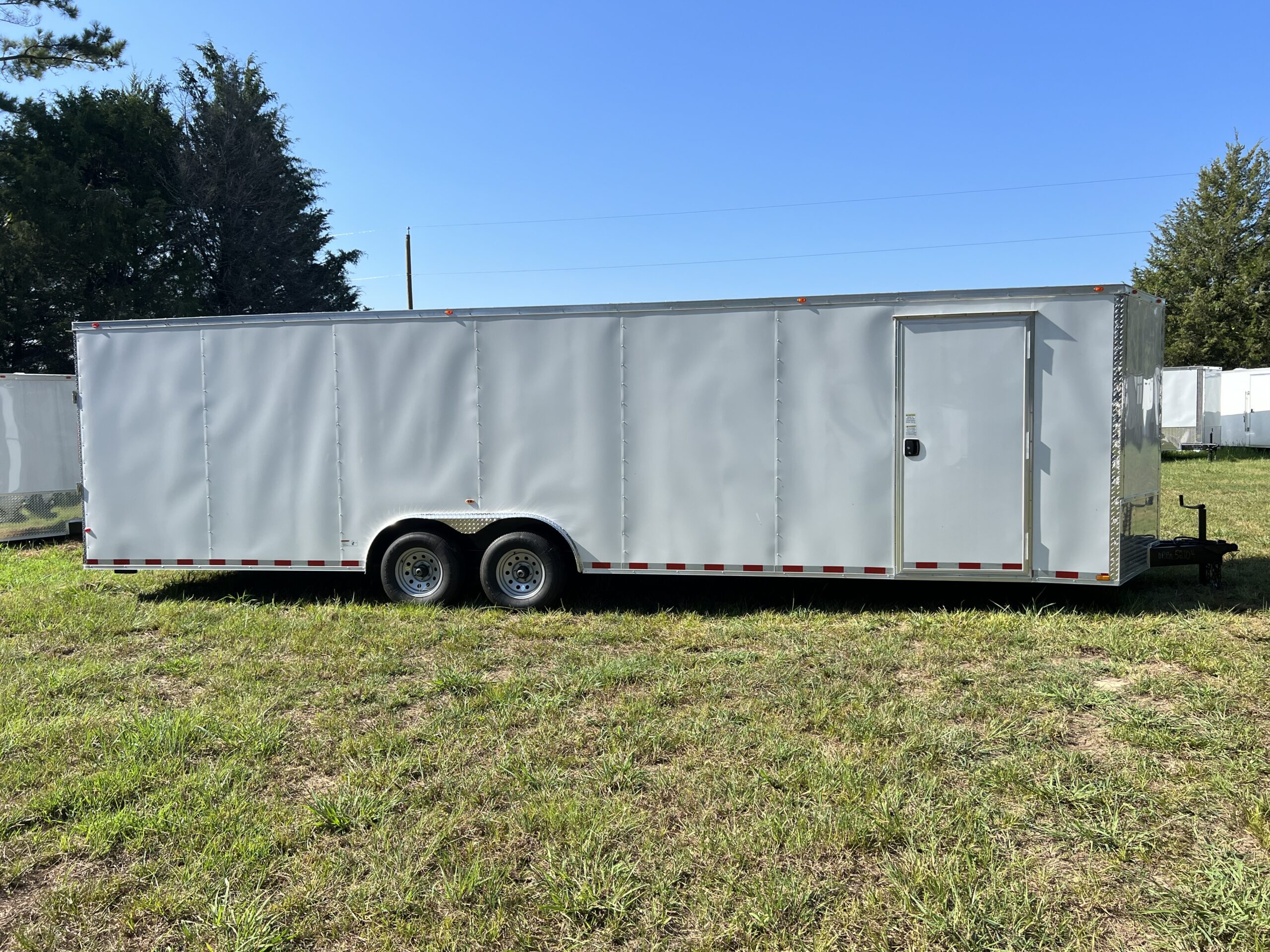 スパロー/エアーサルト 5’8″ 27L CY712 Cynergy 8.5x28 Enclosed Car Hauler 10k White | Safford